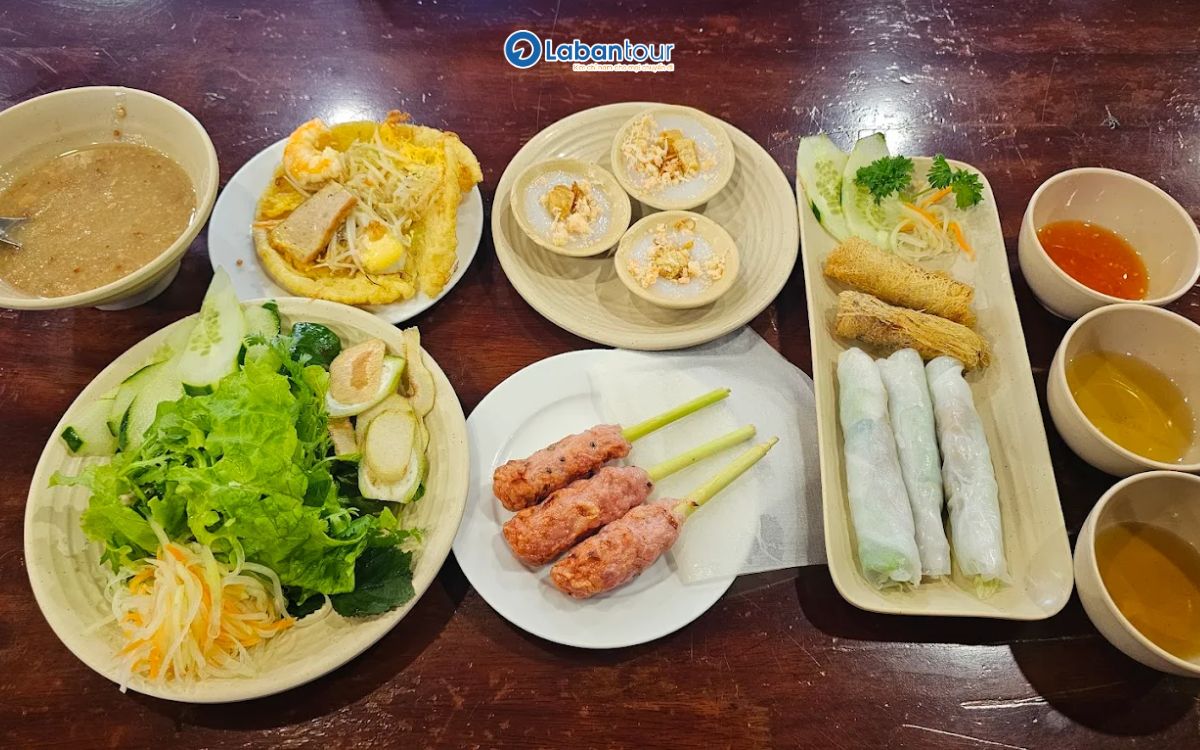 ăn tối ở Huế