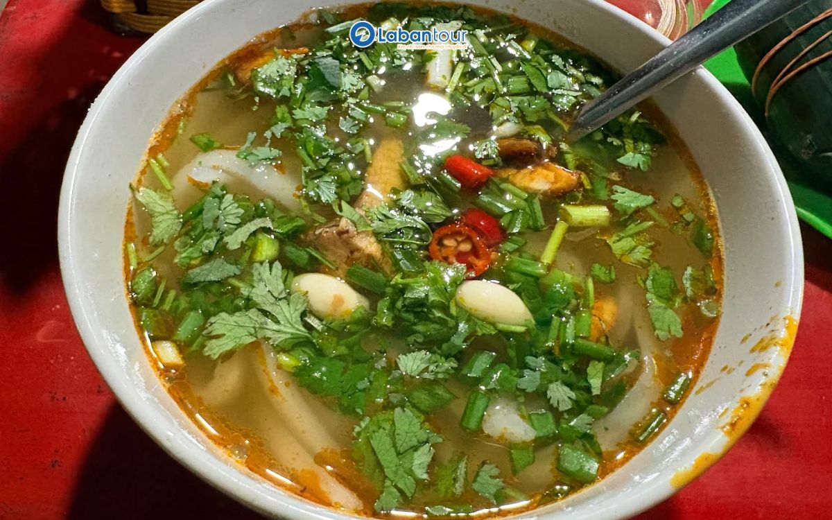 ăn tối ở Huế