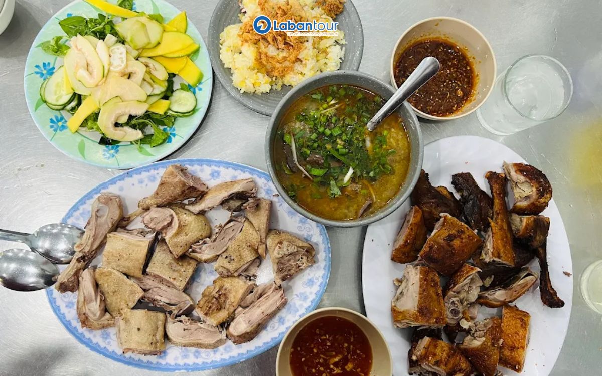 món ăn tối ở huế