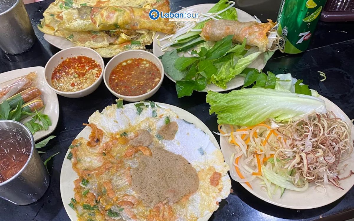 ăn tối ở Huế