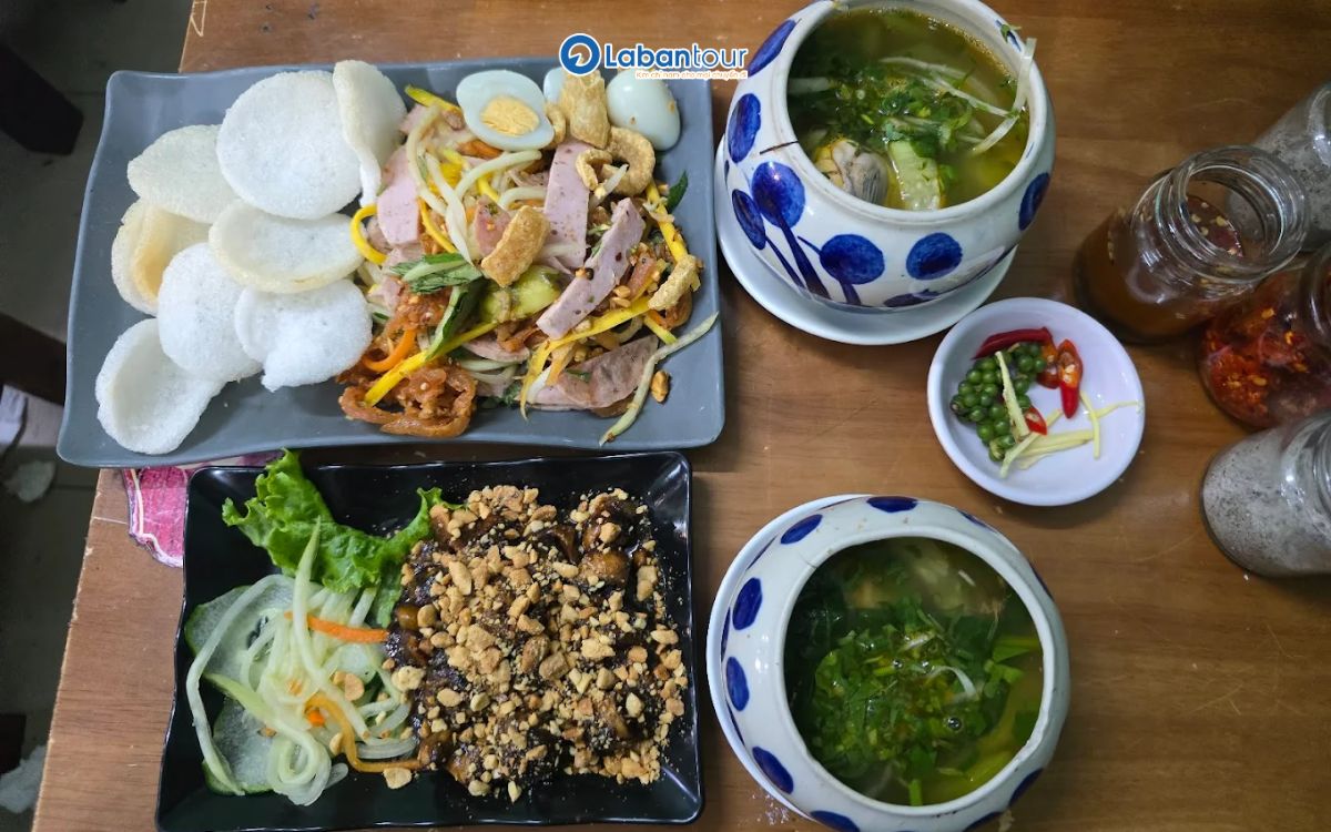 ăn tối ở Huế