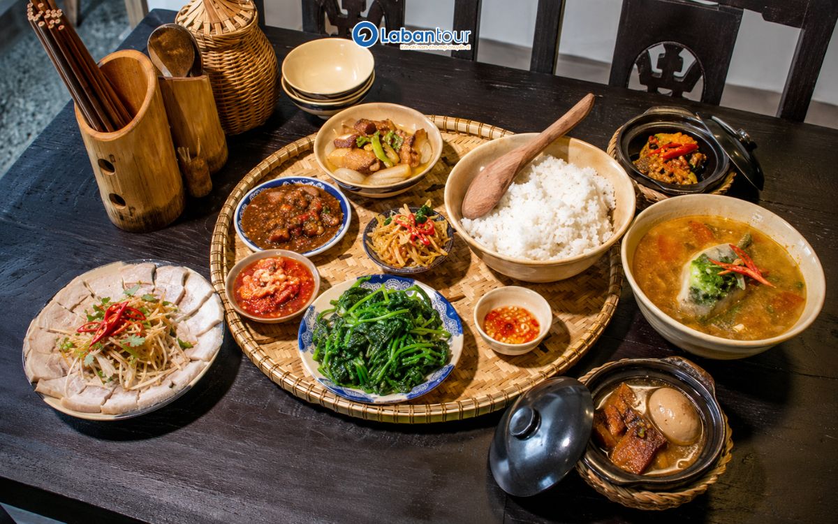 quán ăn trưa ở huế