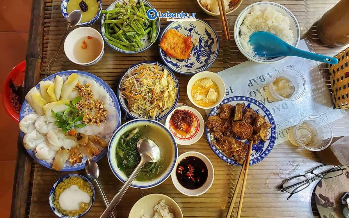 ăn trưa ở huế