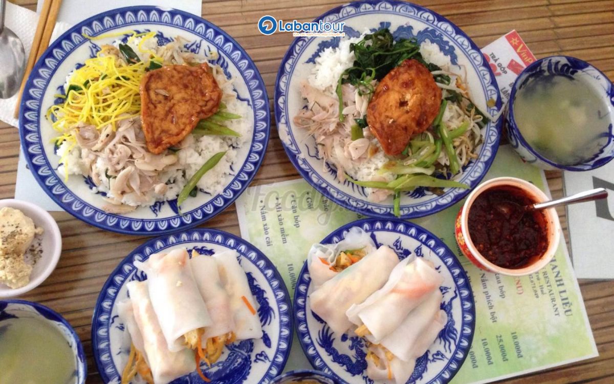 ăn trưa ở huế
