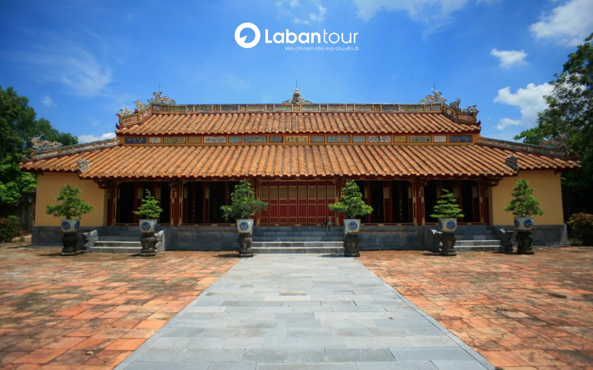 các lăng tẩm ở Huế