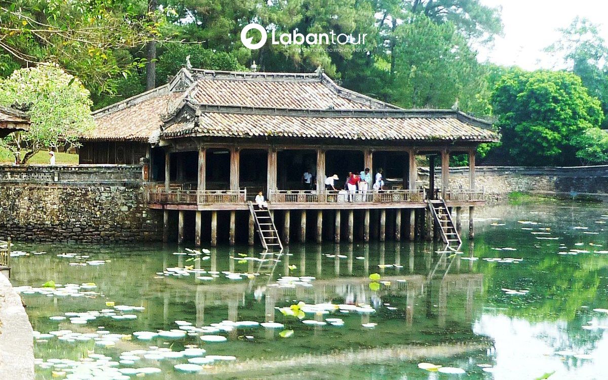 các lăng tẩm ở Huế