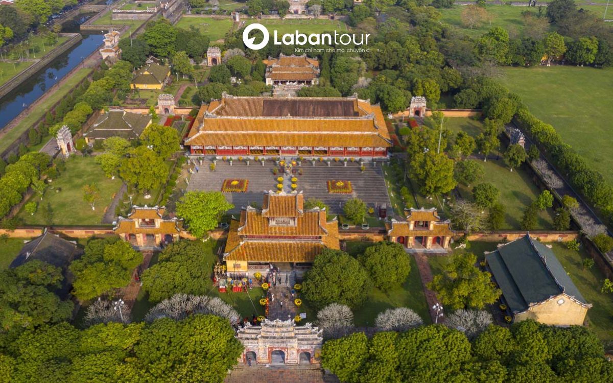 các lăng tẩm ở Huế