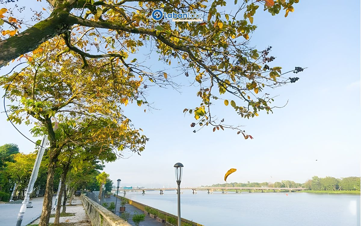 nên đi du lịch huế vào tháng mấy