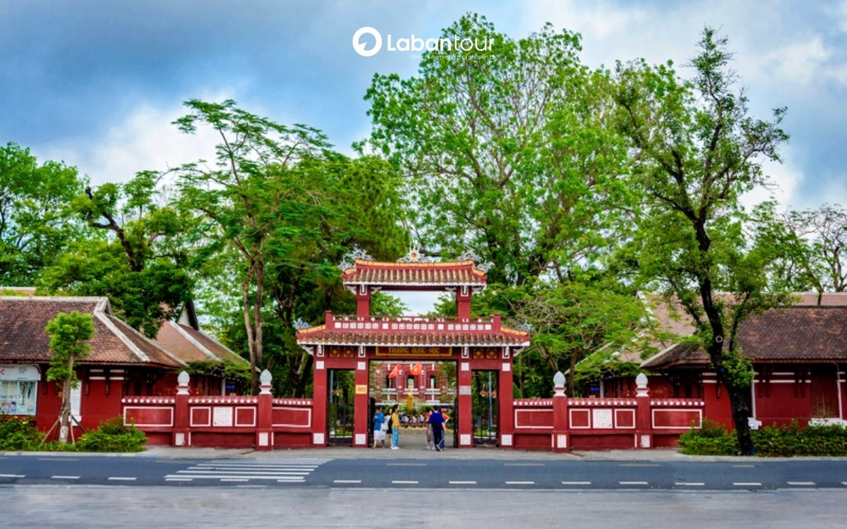 Trường THPT chuyên Quốc Học Huế là "cái nôi" đào tạo nhân tài tại miền Trung