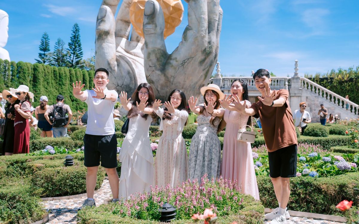 vé bà nà hills ưu đãi 18-25 tuổi