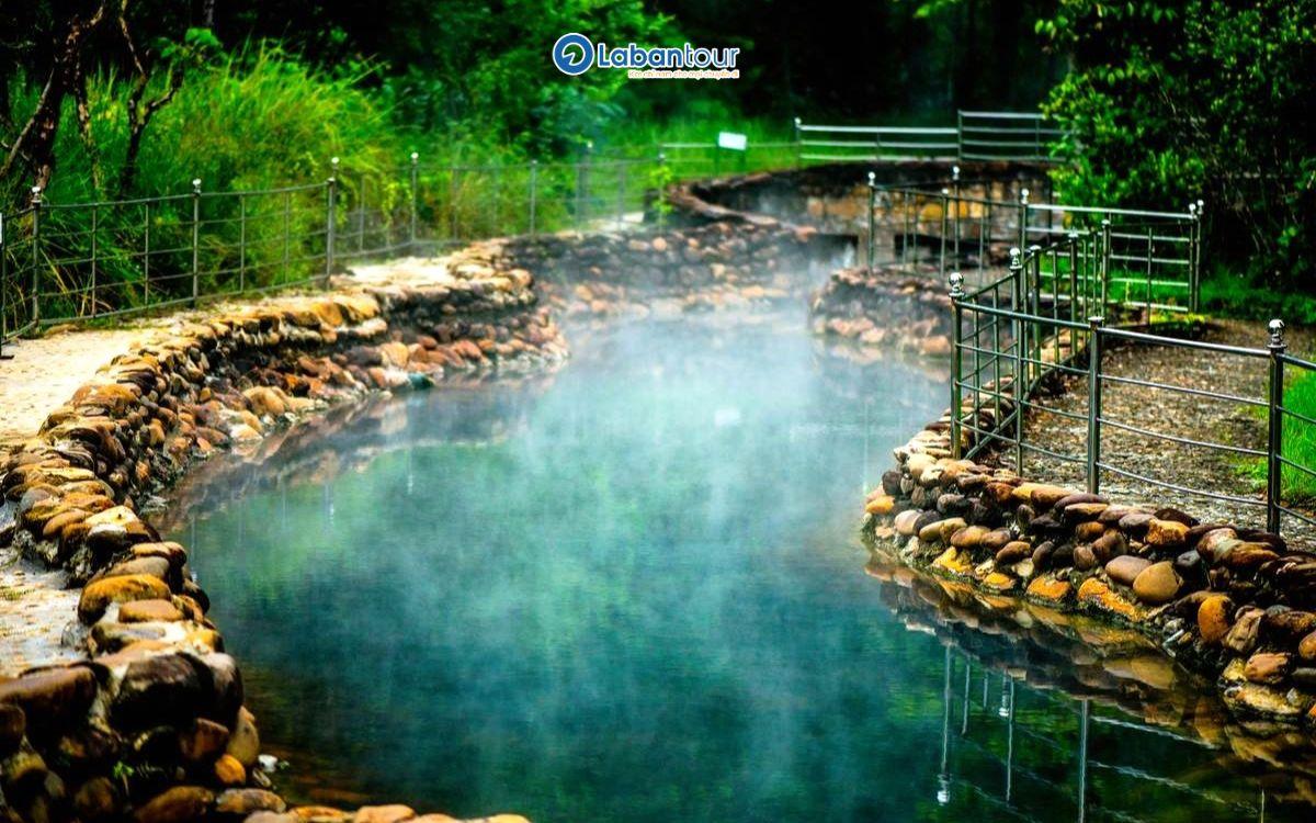 Suối khoáng nóng Thanh Tân du lịch huế tháng 11