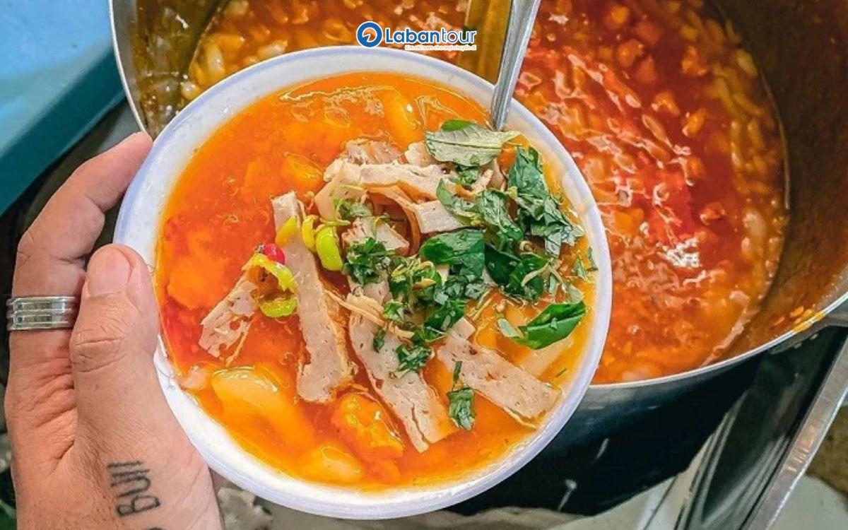 Bánh canh Nam Phổ đi du lịch huế tháng 11