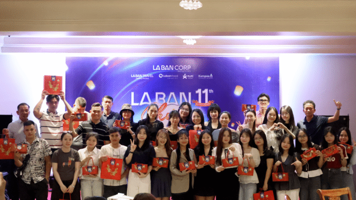 la bàn corp kỷ niệm 11 năm sinh nhật