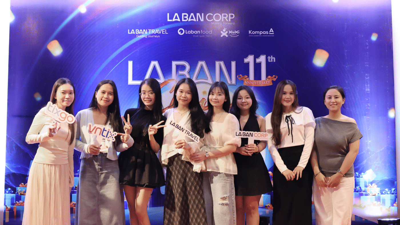 la bàn corp kỷ niệm 11 năm sinh nhật