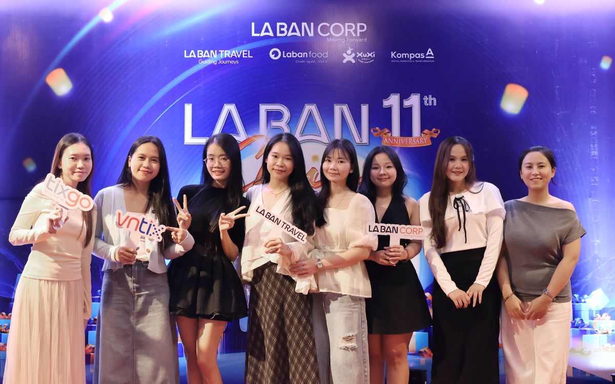 la bàn corp kỷ niệm 11 năm sinh nhật