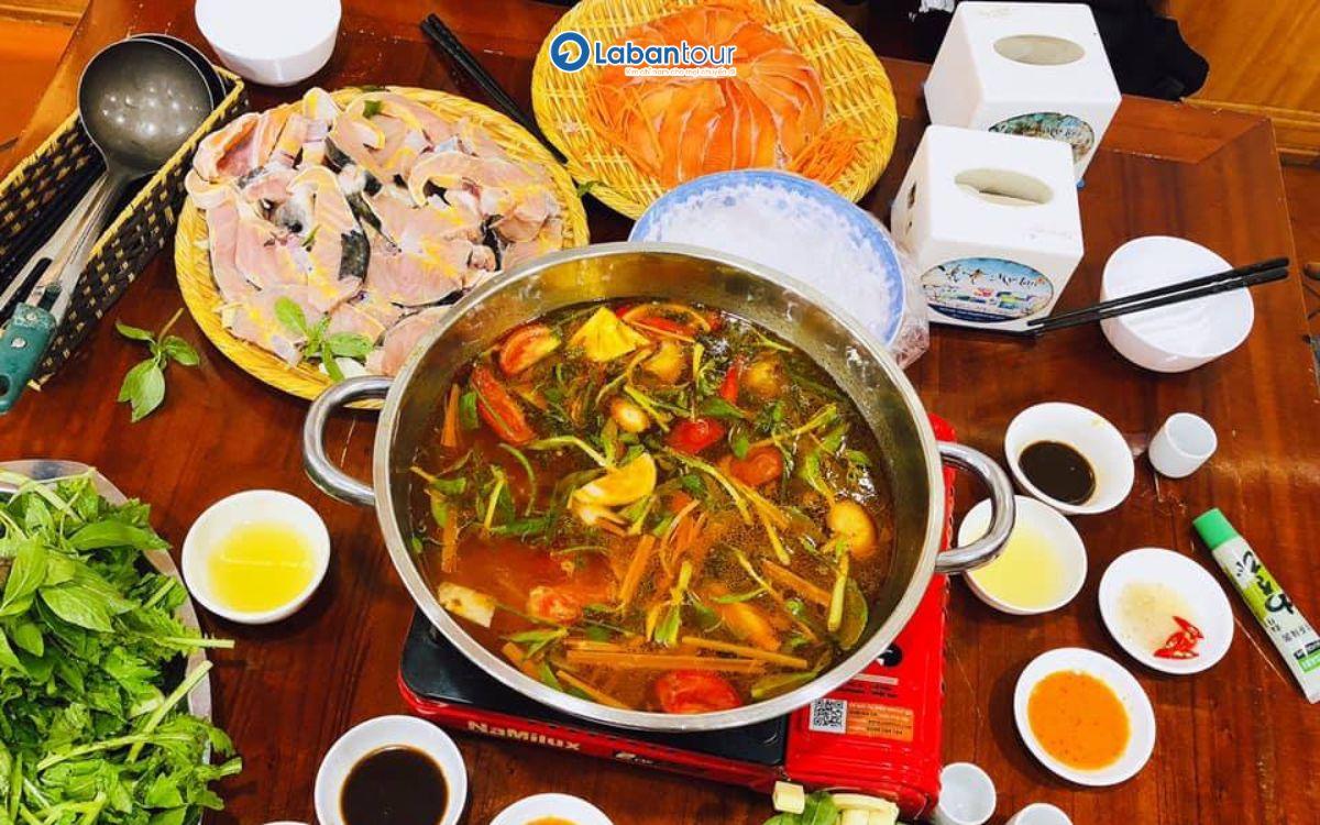 Lẩu cá hồi, cá tầm trứ danh ở Sapa đi sapa 2 ngày 1 đêm
